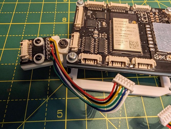 joysticks_connector_side_1