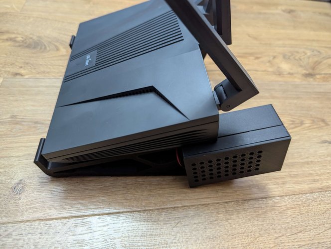 router_on_stand_3